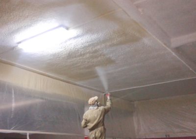 Aislamiento de bajo forjados en lana de roca y en espuma pintada. Eras de Renueva